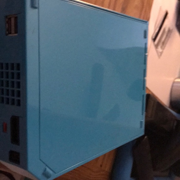 A Wii U blue colored - Picture 3 of 8